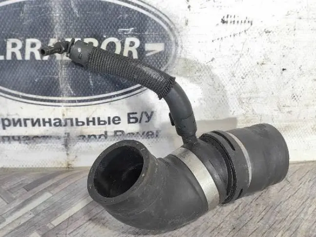Патрубок охлаждения Range Rover 3 L322 5.0
