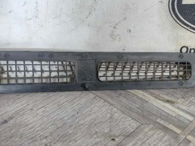 Решетка на впуск Land Rover Range Rover 3 L322 09+: фото #2