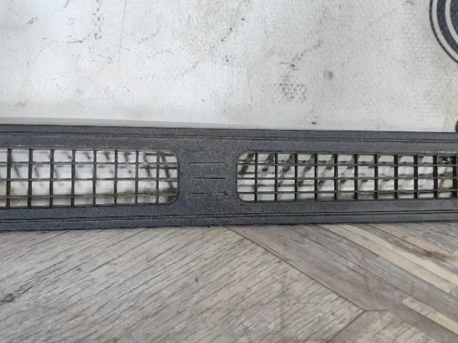 Решетка на впуск Land Rover Range Rover 3 L322 09+: фото #1