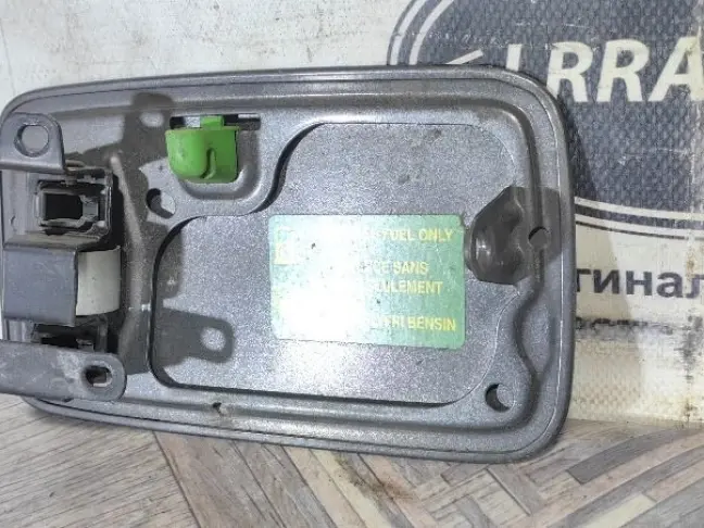 Лючок бензобака Range Rover 3 L322 2009-2012: фото #6