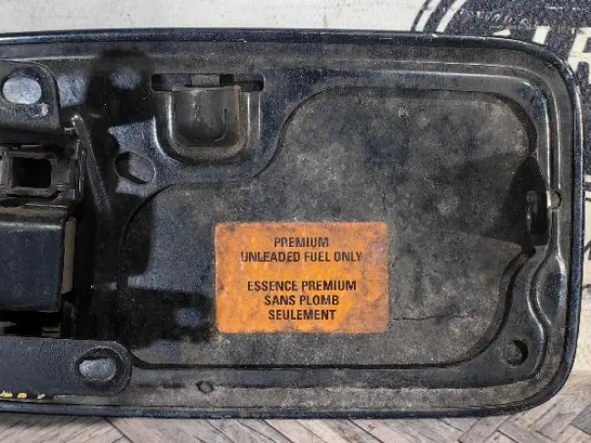 Лючок бензобака Range Rover 3 L322 2009-2012: фото #4