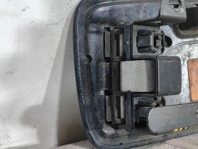 Лючок бензобака Range Rover 3 L322 2009-2012: фото #5