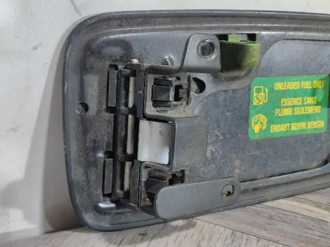 Лючок бензобака Range Rover 3 L322 2009-2012: фото #5