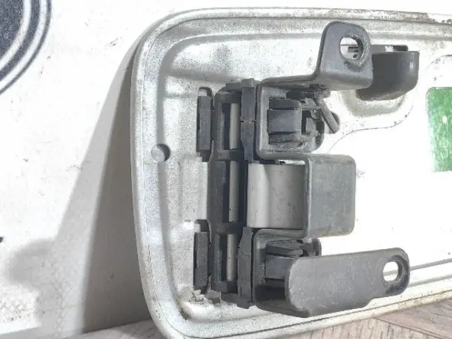 Лючок бензобака Range Rover 3 L322 2009-2012: фото #5