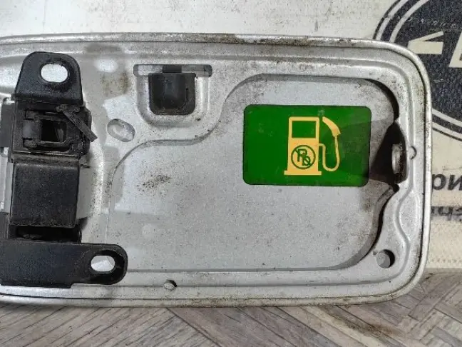 Лючок бензобака Range Rover 3 L322 2009-2012: фото #4