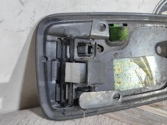 Лючок бензобака Range Rover 3 L322 2009-2012: фото #5