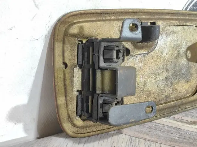 Лючок бензобака Range Rover 3 L322 2009-2012: фото #5