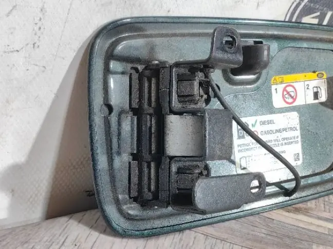 Лючок бензобака Range Rover 3 L322 2009-2012: фото #5