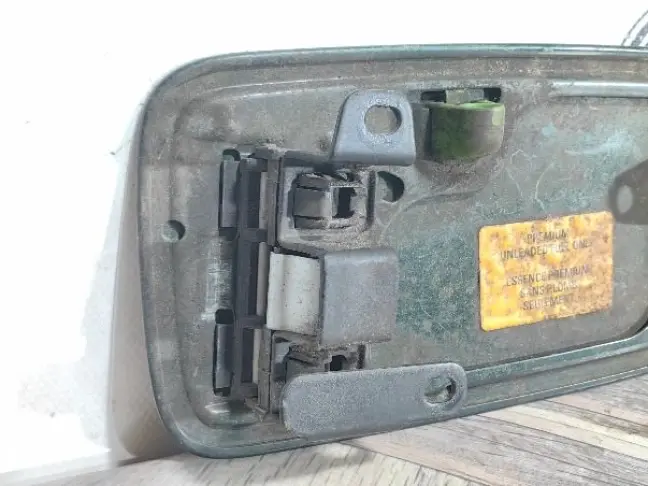 Лючок бензобака Range Rover 3 L322 2009-2012: фото #6