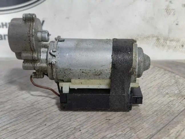 Моторчик рулевой колонки Range Rover 3 L322 02-09: фото #7