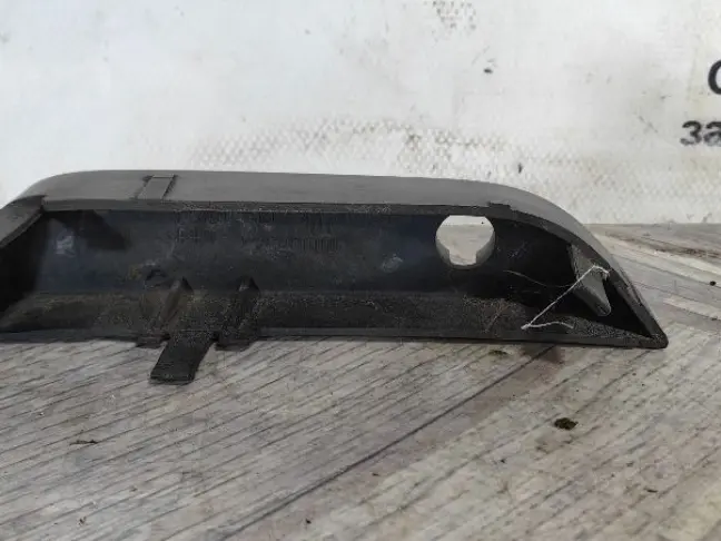 Заглушка очистителя фары L Range Rover L322 02-05