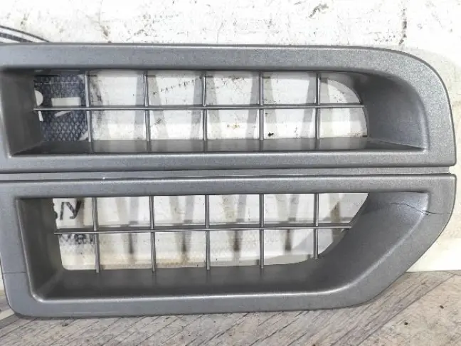 Решетка в крыло правая DISCOVERY 3 L319 05-09: фото #1