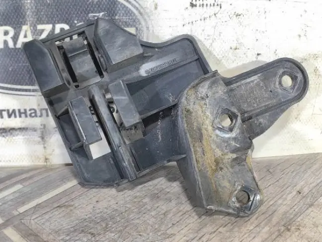 Кронштейн бампера левый Range Rover L322 05-09: фото #1