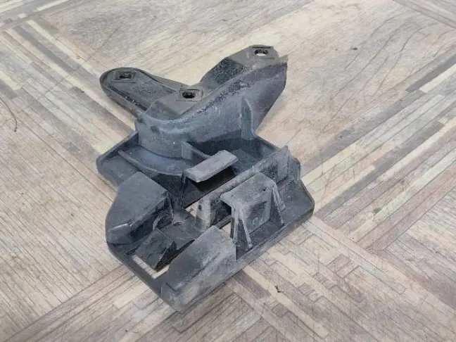 Кронштейн бампера левый Range Rover L322 05-09: фото #3