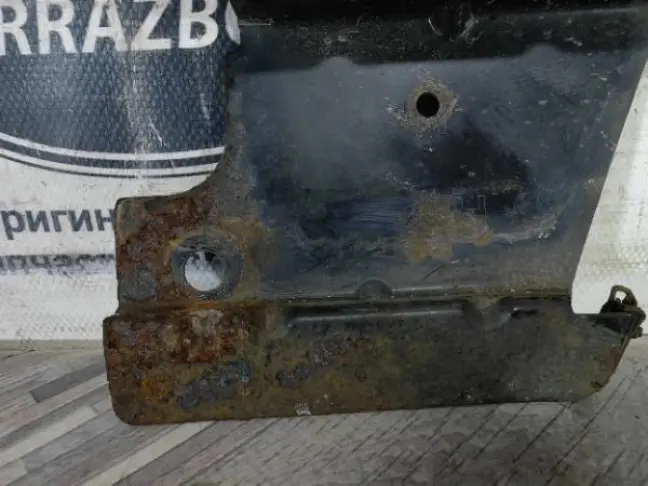 Кронштейн брызговиков Range Rover 3 L322 05-12: фото #2