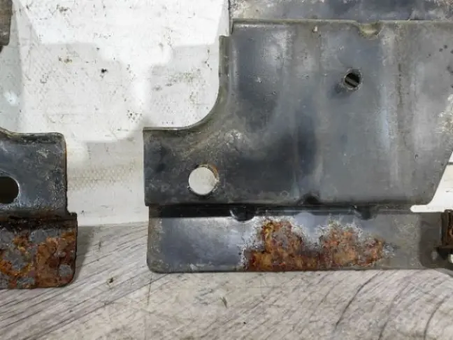 Кронштейн брызговиков Range Rover 3 L322 05-12: фото #6