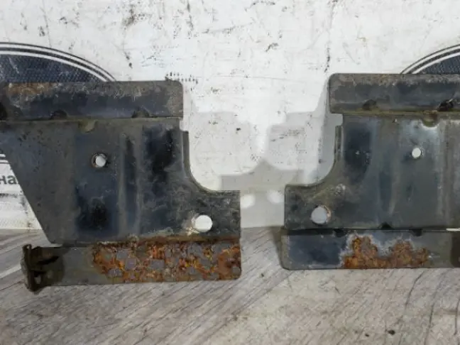 Кронштейн брызговиков Range Rover 3 L322 05-12: фото #4