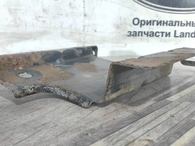 Кронштейн брызговиков L Range Rover 3 L322 05-12: фото #4