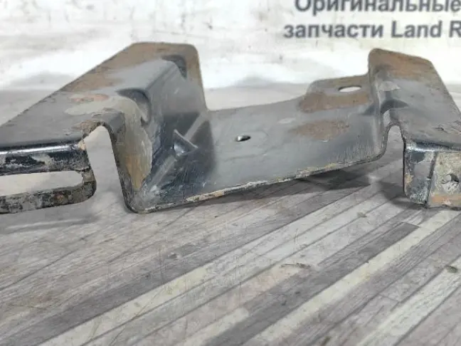 Кронштейн брызговиков L Range Rover 3 L322 05-12: фото #3