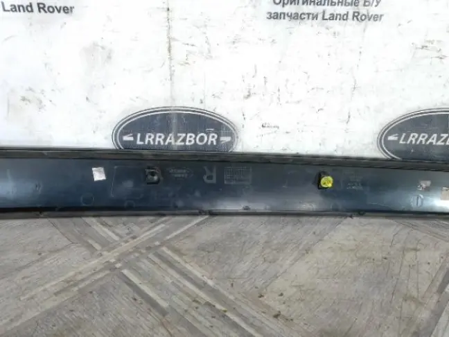 Молдинг стойки стекла правый Range Rover 3 L322: фото #4
