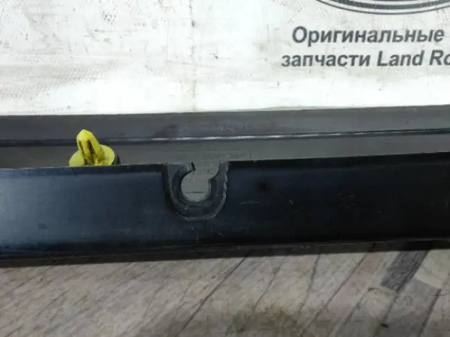 Молдинг стойки стекла правый Range Rover 3 L322: фото #7