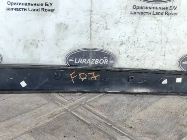 Молдинг стойки стекла правый Range Rover 3 L322: фото #4