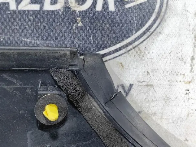 Молдинг стойки стекла правый Range Rover 3 L322: фото #5