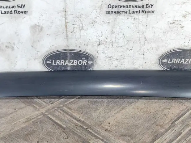 Молдинг стойки стекла правый Range Rover 3 L322: фото #1