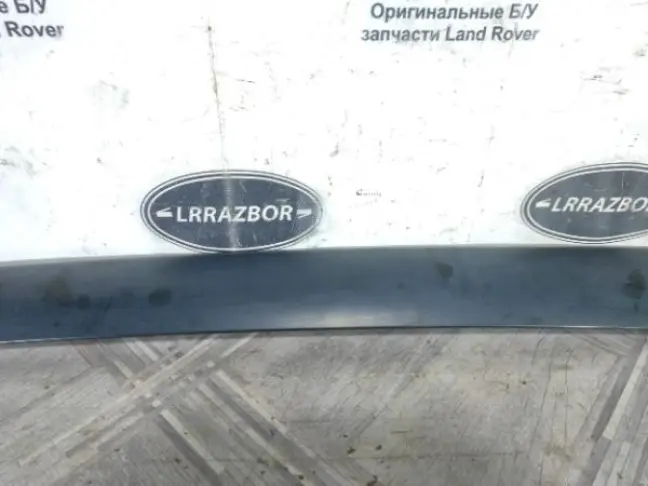 Молдинг стойки стекла правый Range Rover 3 L322: фото #1