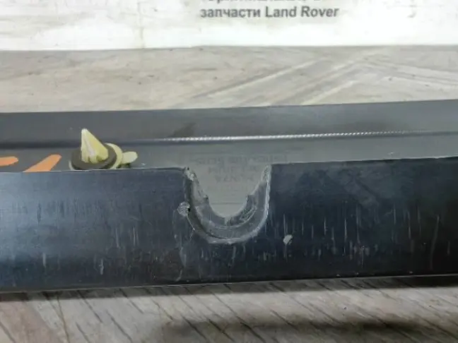 Молдинг стойки стекла правый Range Rover 3 L322: фото #9