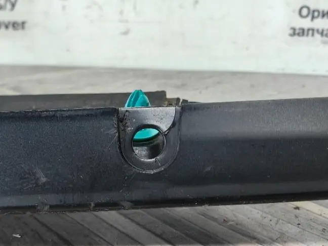 Молдинг стойки стекла правый Range Rover 3 L322: фото #9