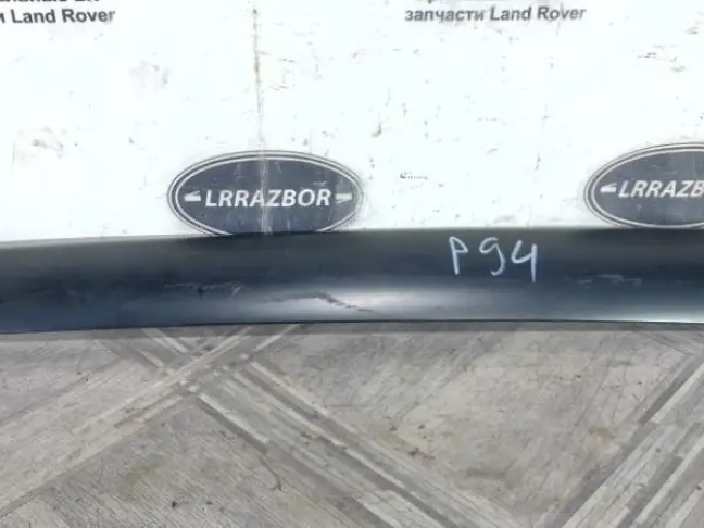 Молдинг стойки стекла правый Range Rover L322: фото #1