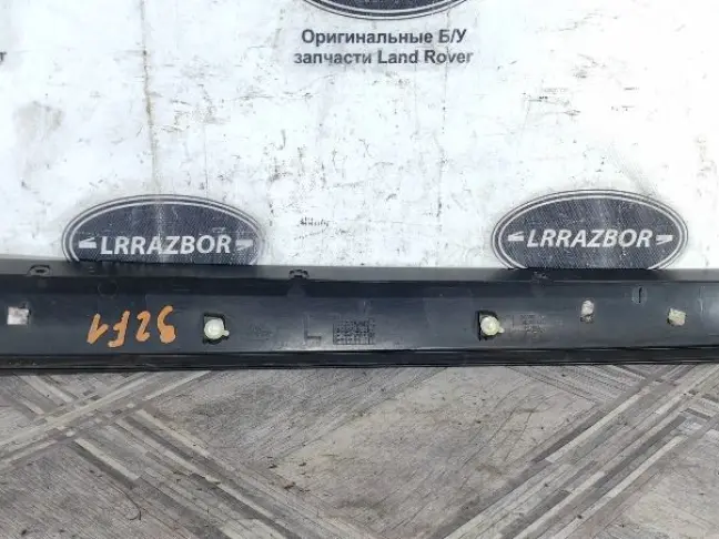 Молдинг стойки левый Range Rover 3 L322 02-12: фото #4