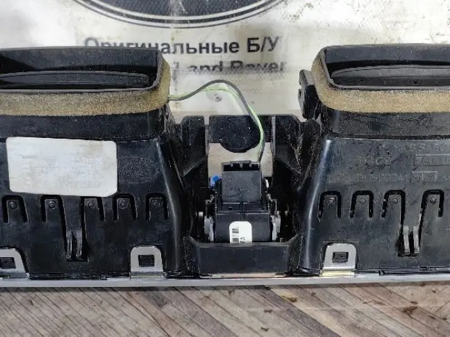 Дефлектор воздуховода центральный Range Rover L322: фото #5