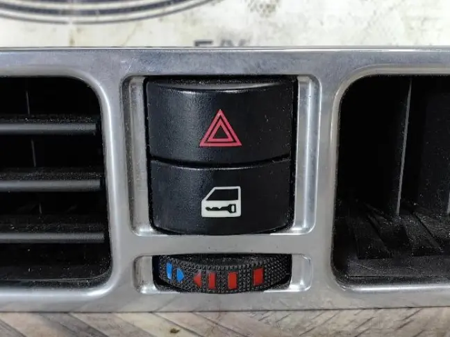 Дефлектор воздуховода центральный Range Rover L322: фото #3