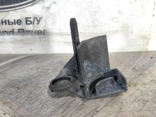 Кронштейн радиатора левый Range Rover 3 L322: фото #1