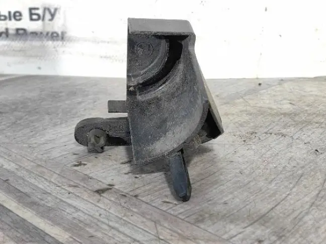 Кронштейн радиатора правый Range Rover 3 L322: фото #3