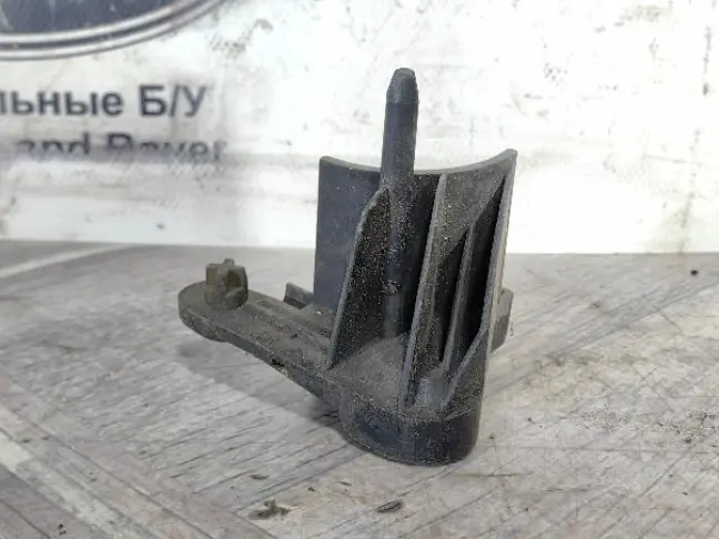 Кронштейн радиатора правый Range Rover 3 L322: фото #2