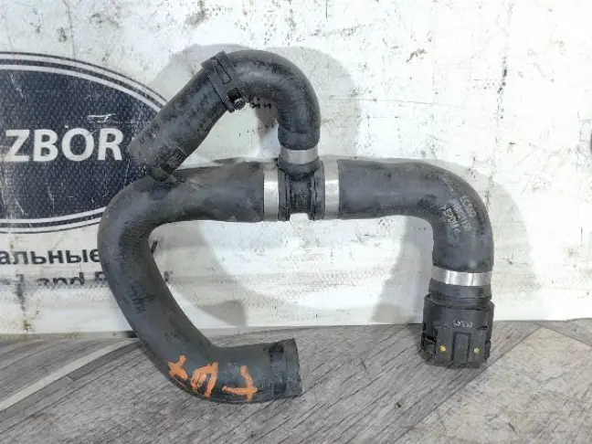 Патрубок системы охлаждения Range Rover L322 09-12: фото #1