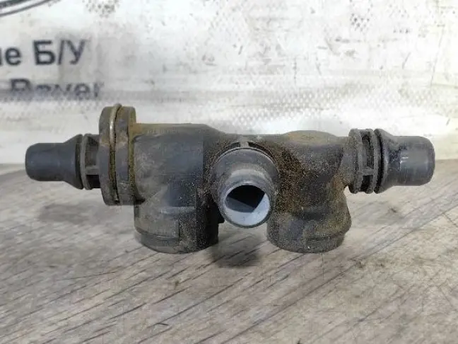 Термостат маленький Range Rover 3 4.4 L322 M62: фото #1